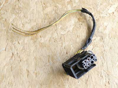 BMW 6 Pole 4 Wire Black Connector Plug w/ Pigtail 61131387190